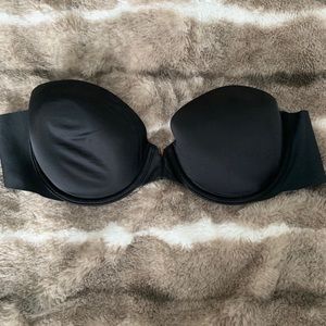 Victoria’s Secret strapless bra
